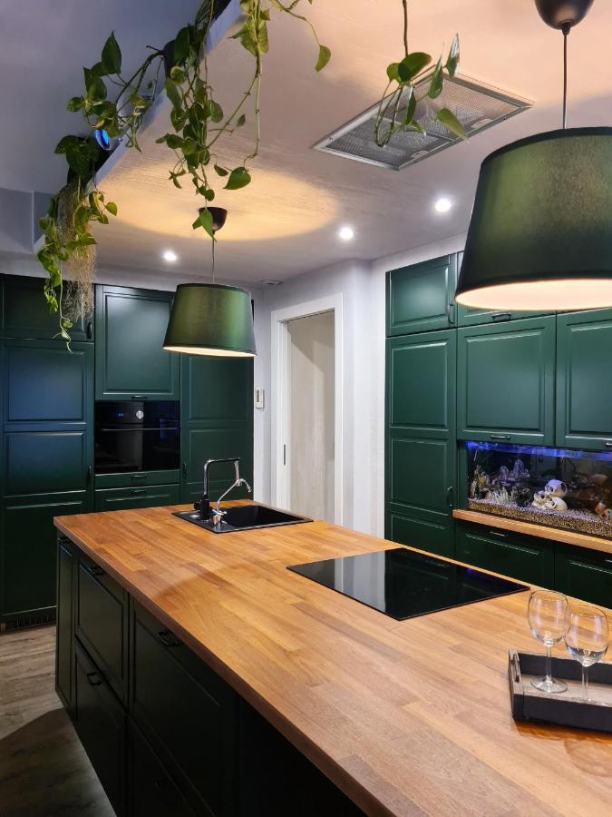 Serendipity Apartments - Montenapoleone Мілан Екстер'єр фото